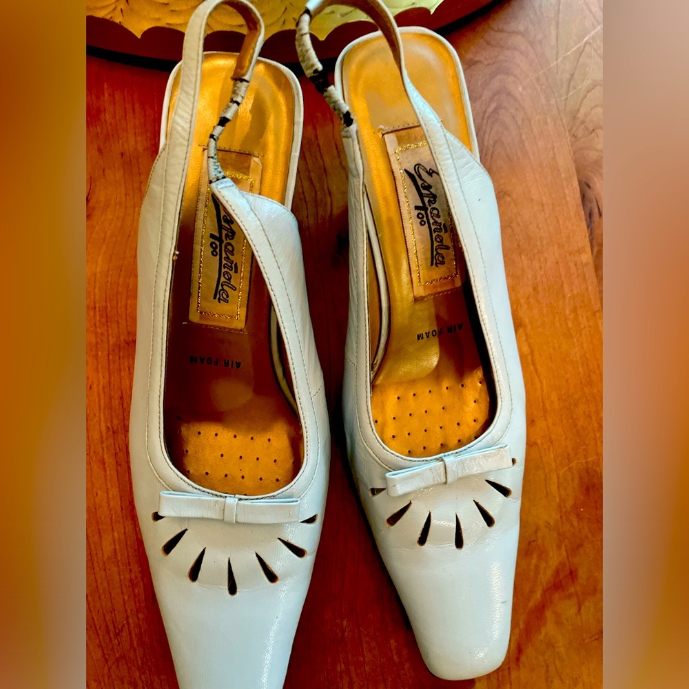 Pale Blue Bow Kitten Heels by Espanola Brand size 8 genuine upper leather
